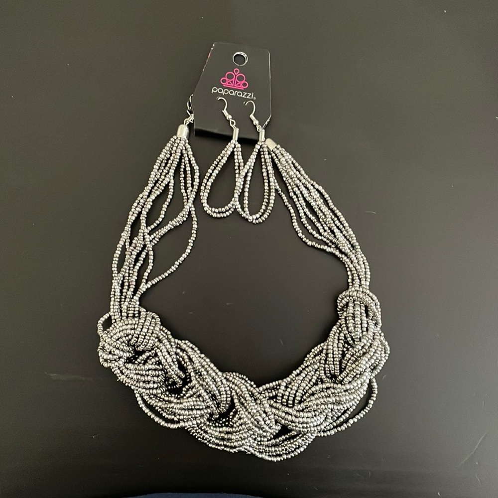 Paparazzi Necklace and earring set